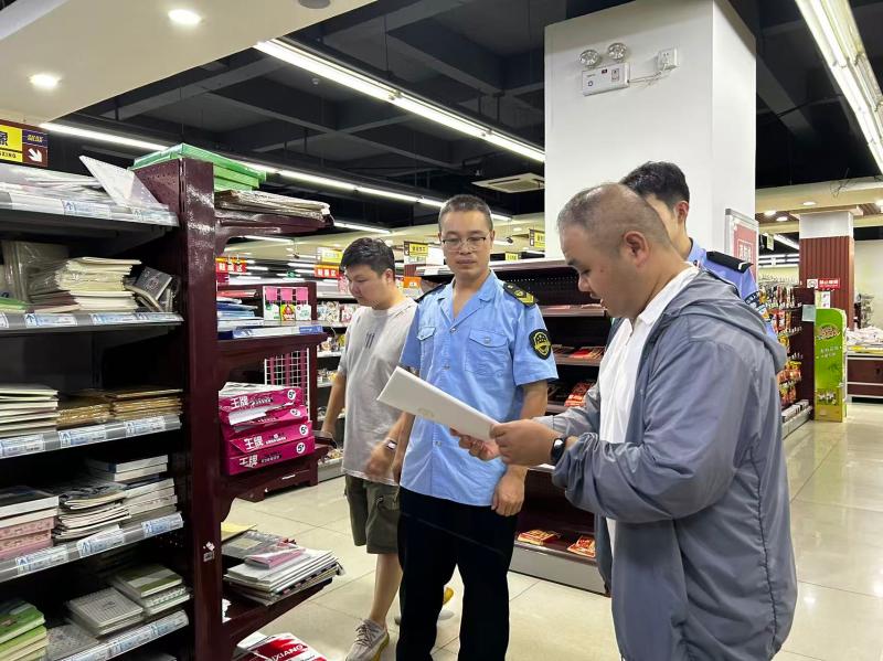 万春街道开展“扫黄打非”专项检查 筑牢未成年人健康成长防线